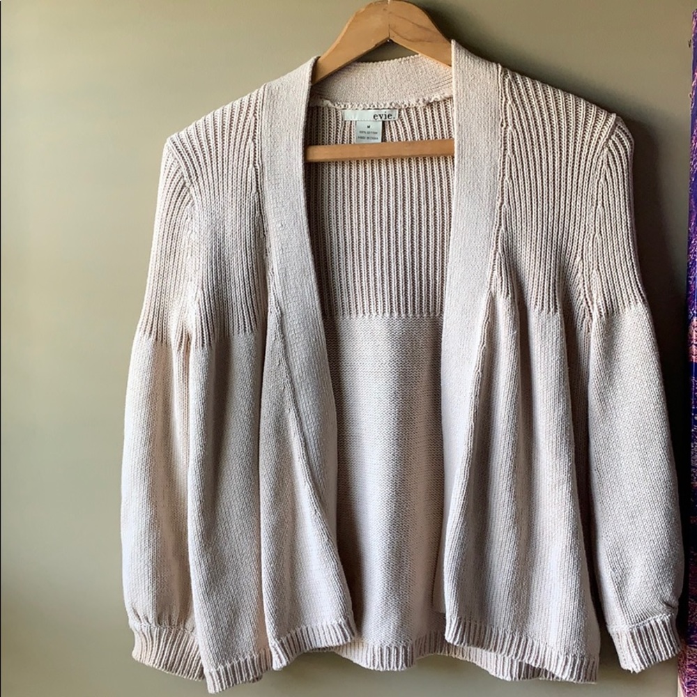 LAST CHANCE! 🎈3/$30 Evie cream sweater cardigan